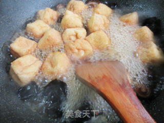 黑木耳香菇烧油豆腐步骤7