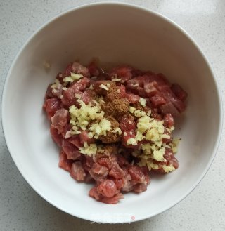 蒜苔炒牛肉丁步骤3