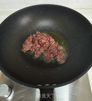 蒜苔炒牛肉丁步骤5