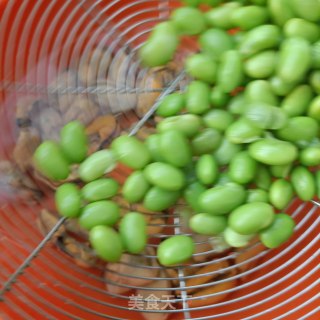 鸡蛋淡菜炒毛豆步骤6