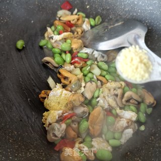 鸡蛋淡菜炒毛豆步骤18
