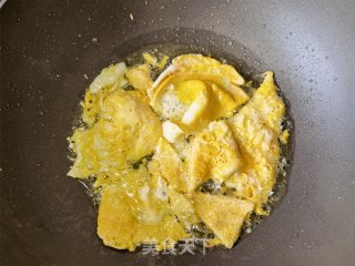 荷兰豆洋葱茶油炒鸡蛋步骤7