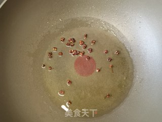油泼蒸槐花步骤12