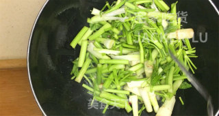 家常香干炒水芹，材料简单，制作方便，鲜香可口，非常下饭。 步骤8