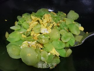 莴笋炒鸭蛋步骤6