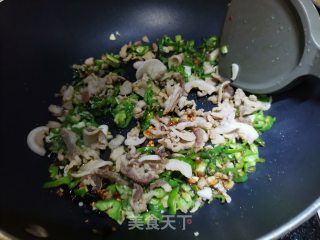 豆豉辣椒炒油渣步骤6