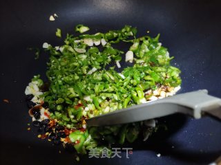豆豉辣椒炒油渣步骤5