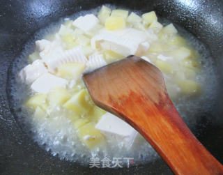 洋芋艿煮豆腐步骤5