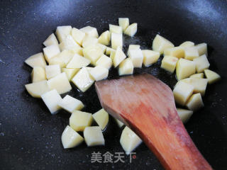 洋芋艿煮豆腐步骤3