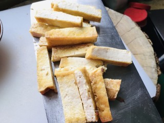 家庭版红烧肉大烩菜步骤3