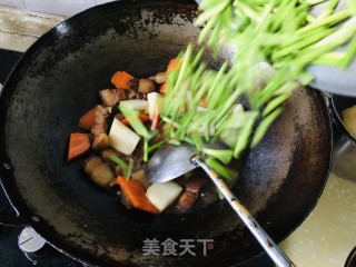 家庭版红烧肉大烩菜步骤7