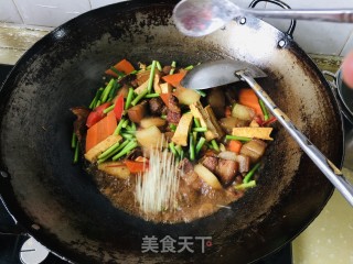 家庭版红烧肉大烩菜步骤10