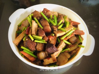 家庭版红烧肉大烩菜步骤12