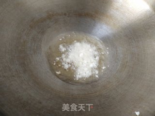 西芹木耳炒荷兰豆步骤2
