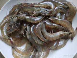鲜虾焖毛豆步骤1