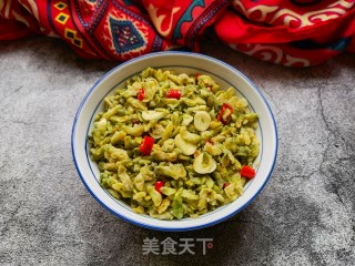 小米椒蒜瓣炒槐花步骤16