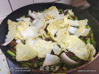 五花肉炒豆角白菜步骤5