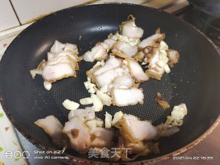 五花肉炒黄瓜丁步骤2