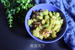 五花肉炒黄瓜丁步骤7
