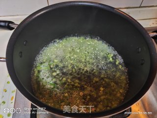 平底不粘锅_蒜薹煎蛋步骤3