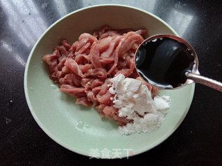 杏鲍菇炒肉丝步骤4