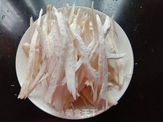 杏鲍菇炒肉丝步骤2