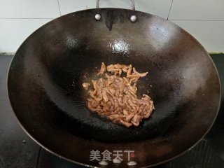 杏鲍菇炒肉丝步骤6