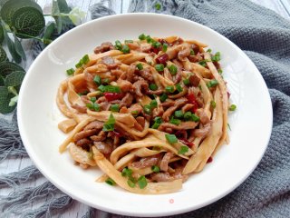 杏鲍菇炒肉丝步骤11