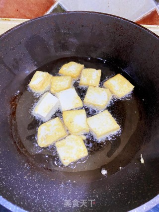海鲜菇烧豆腐步骤1