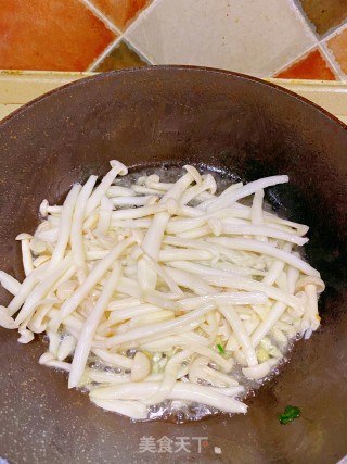 海鲜菇烧豆腐步骤3