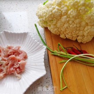 花椰菜炒肉步骤1