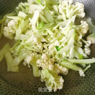 花椰菜炒肉步骤4