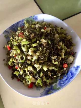 笋尖炒酸菜步骤7