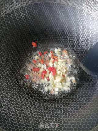 韭菜炒蚕豆步骤2