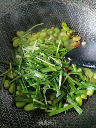 韭菜炒蚕豆步骤5