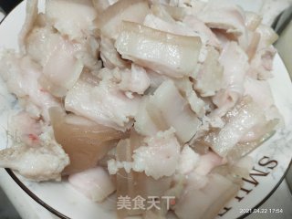 猪肉肉炒芹菜步骤1