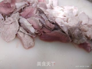 猪肉肉炒芹菜步骤2