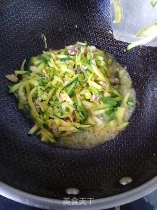 家常小炒嫩南瓜步骤8