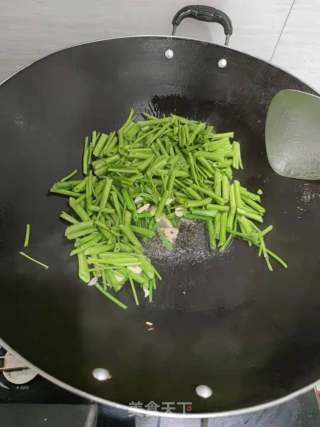 蒜泥空心菜步骤2