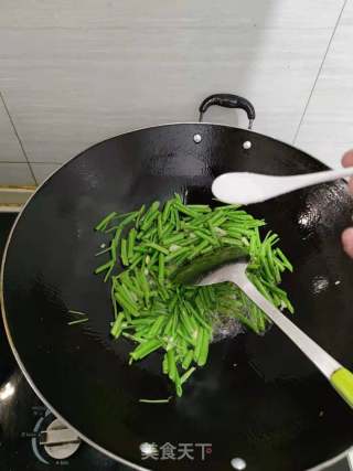 蒜泥空心菜步骤3