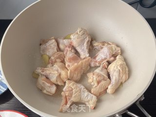 土豆炖鸡，简单易学，配上米饭吃超下饭！步骤3
