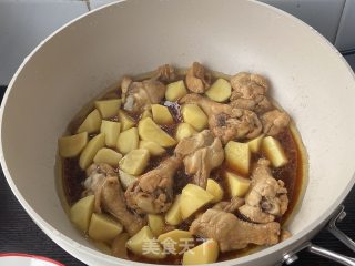 土豆炖鸡，简单易学，配上米饭吃超下饭！步骤7