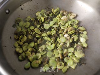 糟菜炒蚕豆步骤6