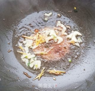 蒜苗炒烤鸭步骤6