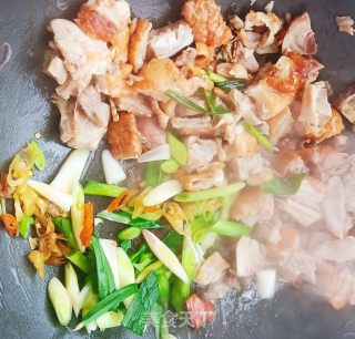 蒜苗炒烤鸭步骤8