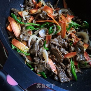 洋葱红萝卜炒牛肉步骤10