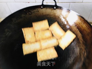 黄豆芽炒豆煎豆腐干步骤1