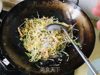 黄豆芽炒豆煎豆腐干步骤6