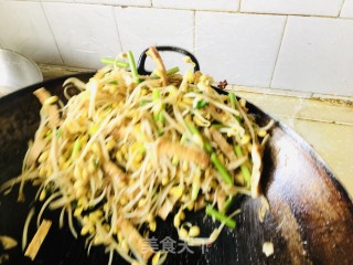 黄豆芽炒豆煎豆腐干步骤8