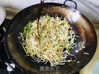 黄豆芽炒豆煎豆腐干步骤7
